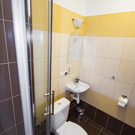 Royal House לינה וארוחת בוקר 3*