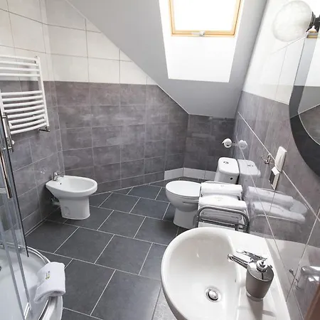 Royal House Bed & Breakfast 3*