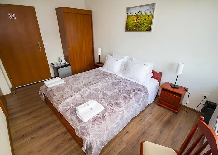 לינה וארוחת בוקר Royal House 3*