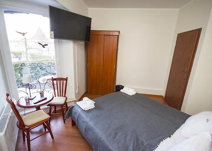 לינה וארוחת בוקר Royal House 3*