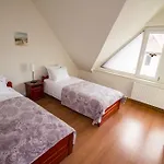 Royal House Nocleg ze śniadaniem